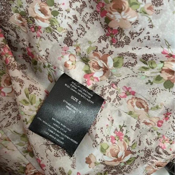 Guess short vest faux leather and removable faux fur size small - Picture 5 of 12